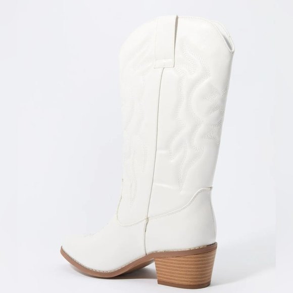White Tall western heeled cowboy boots - Picture 2 of 6
